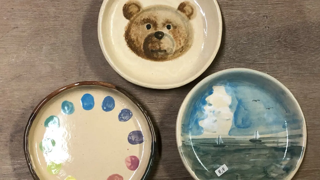 多彩なコースから選べる陶芸体験　～板皿絵付けコース～