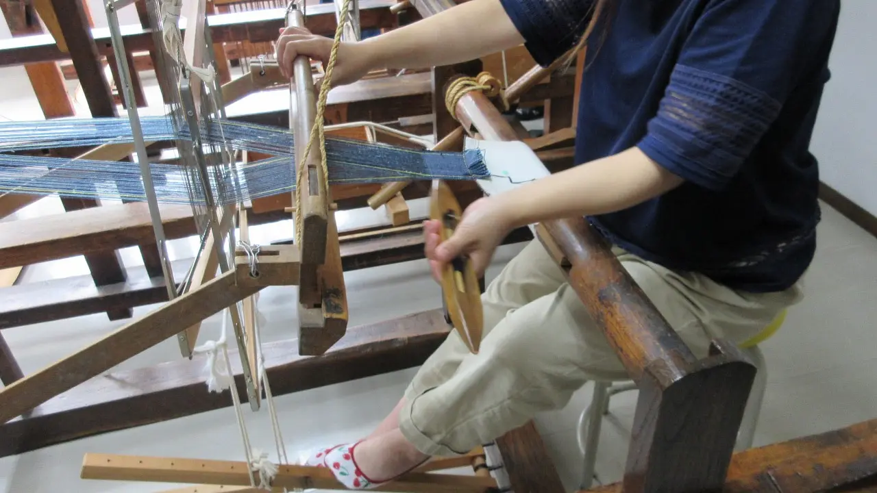 Traditional Machine Weaving Experience in Nanyo City, Yamagata Prefecture