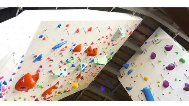 東北最大級のクライミングジムでクライミング体験