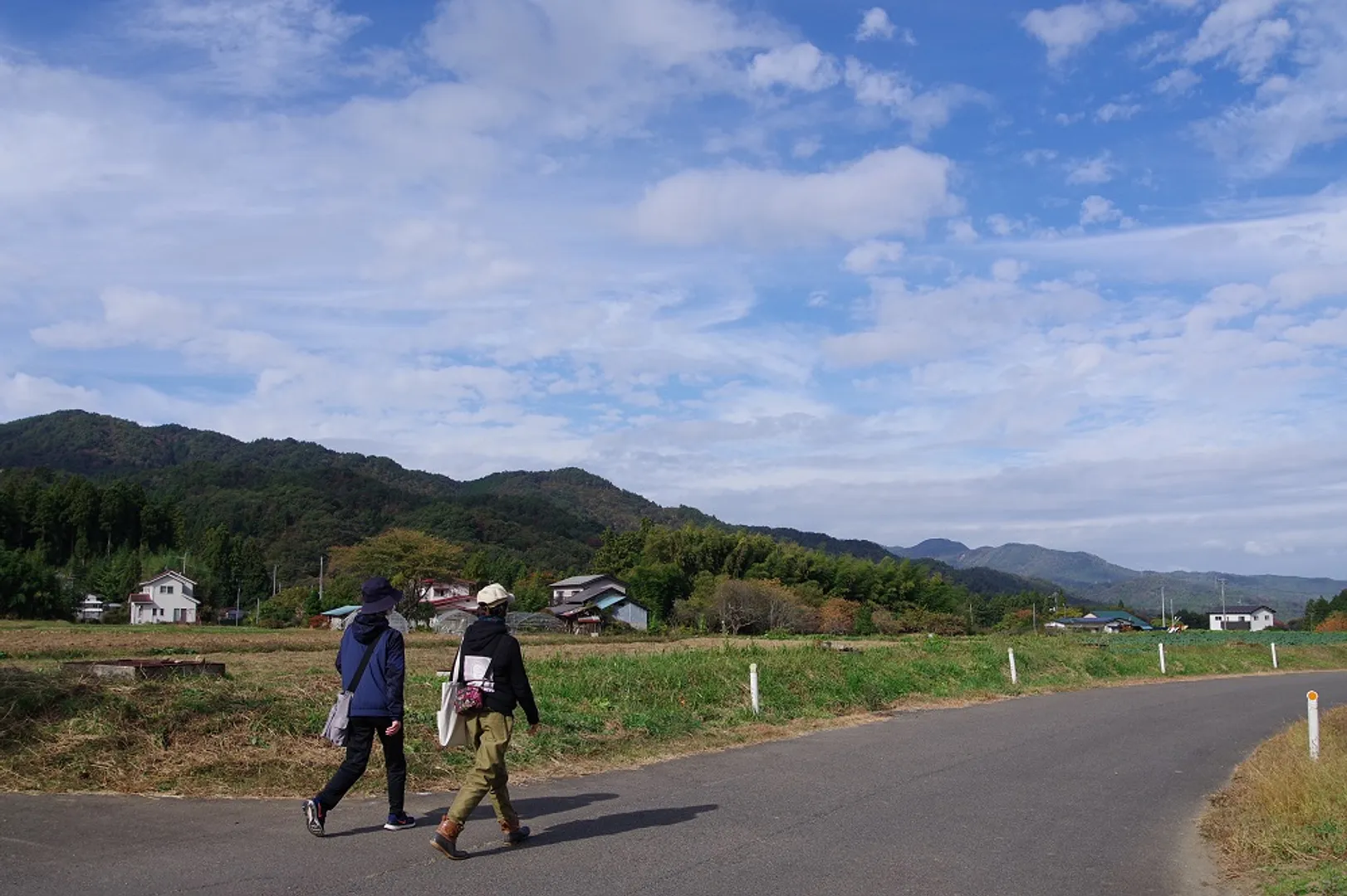 お不動さん周辺を歩きます