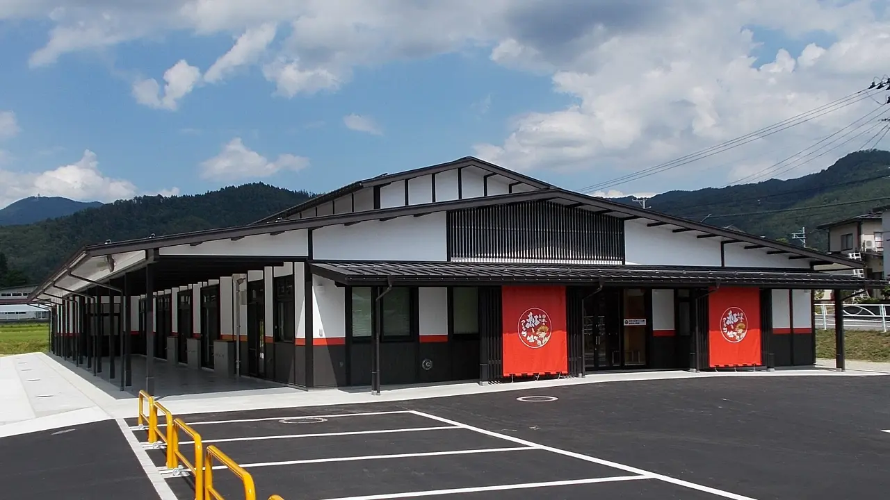 山峡紅の里『紅花染め体験』