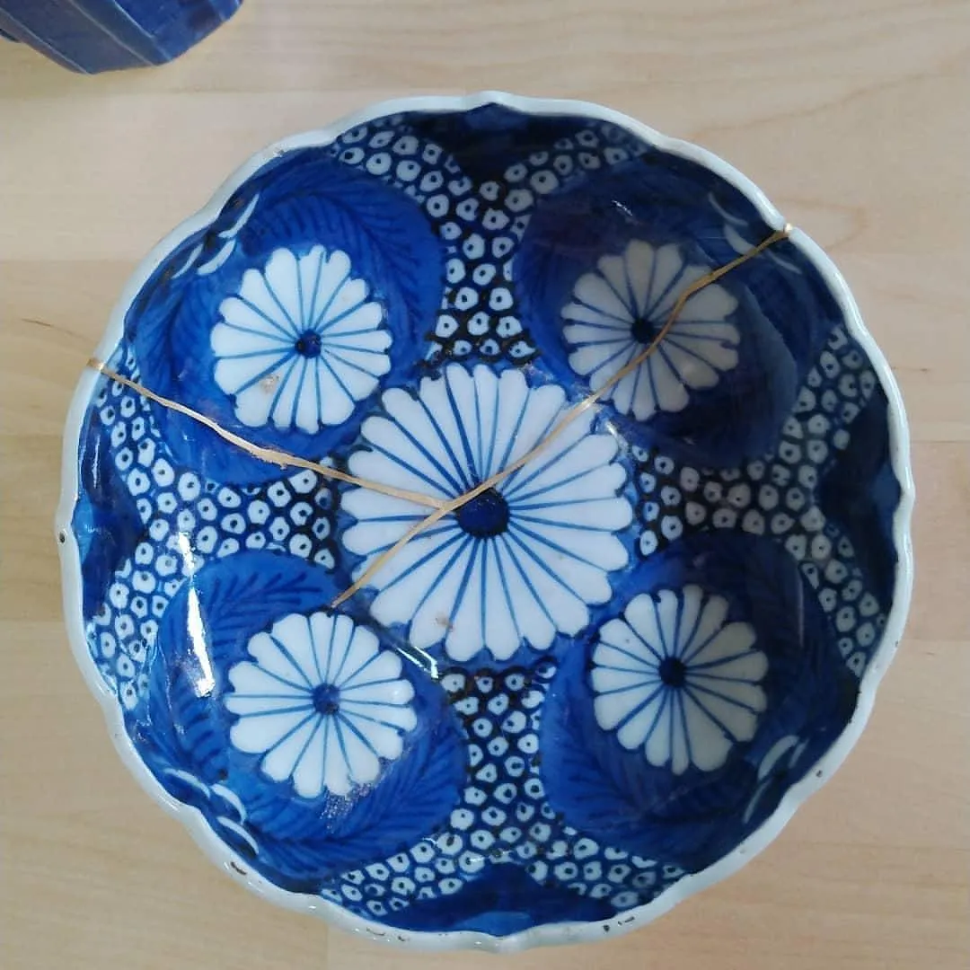 本金の蒔絵による仕上げ