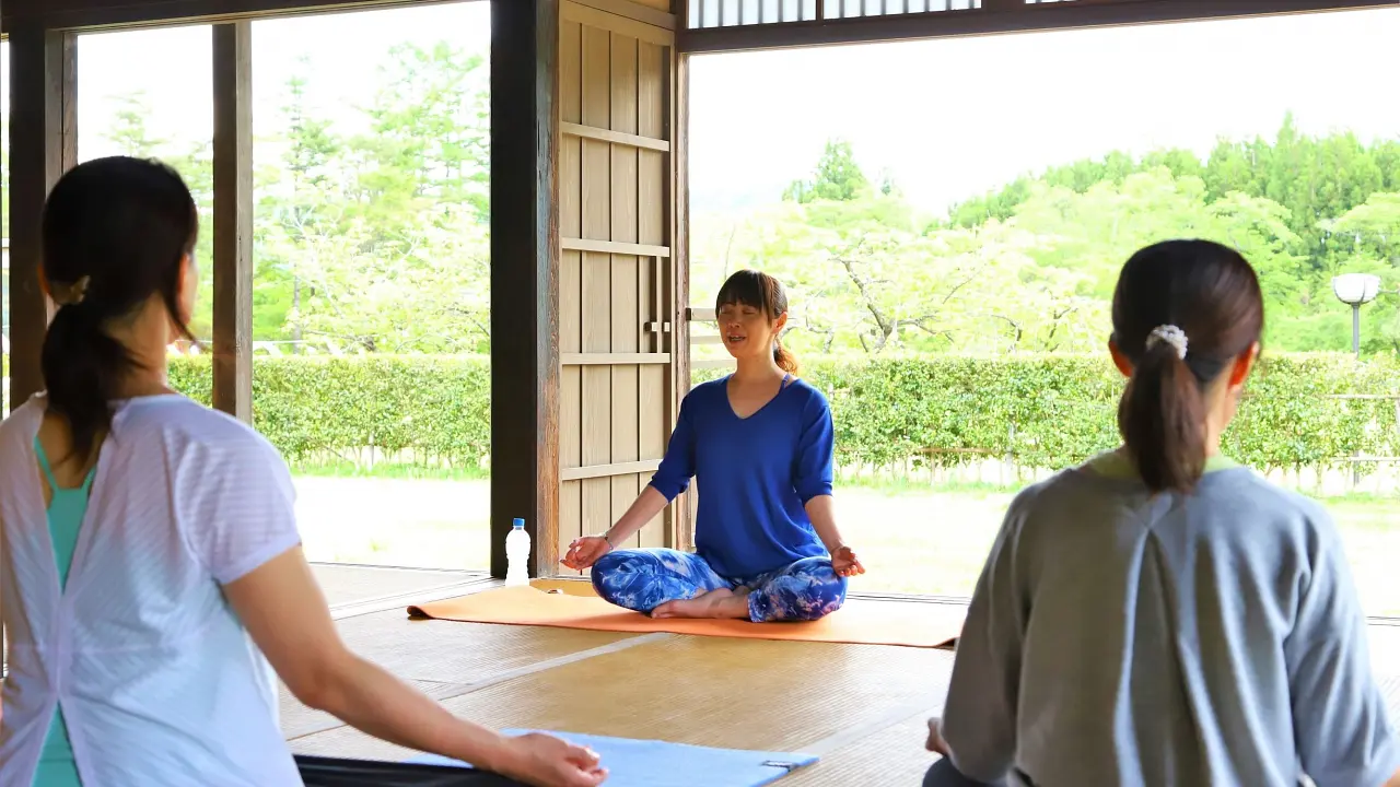 ヨガ体験『自然を全身で感じよう』