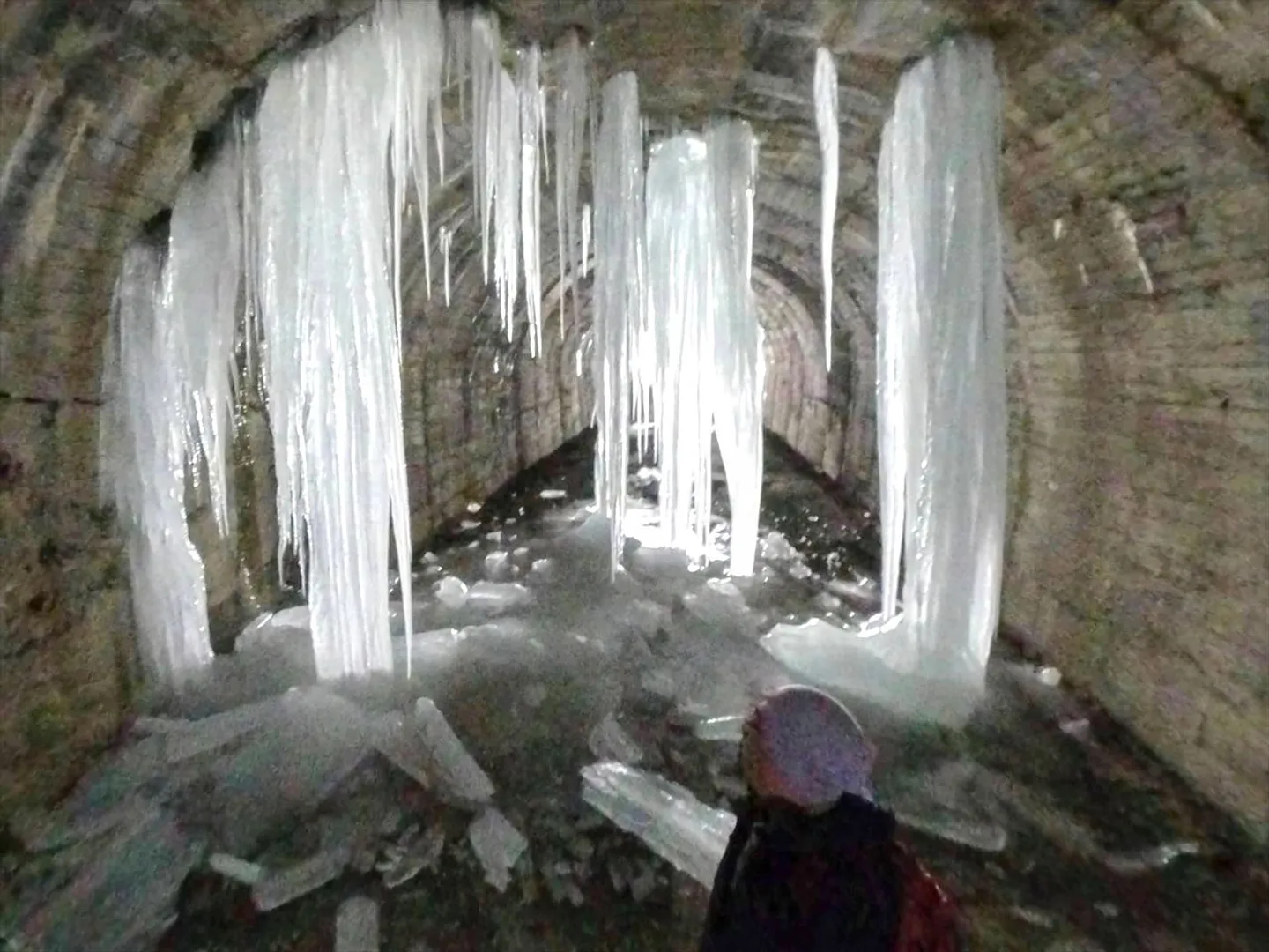 氷柱の数や大きさは天候や降雪状況によります