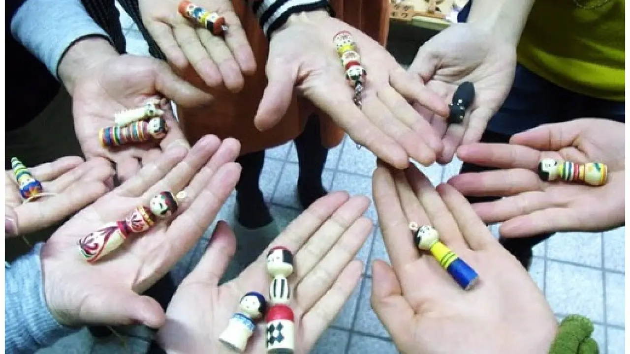 Kokeshi Cafe Experience: Drink, Donut, & Kokeshi Making Set Plan in Naruko! 
