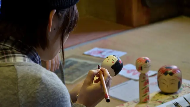 こけし絵付け体験 ～みやぎ蔵王こけし館