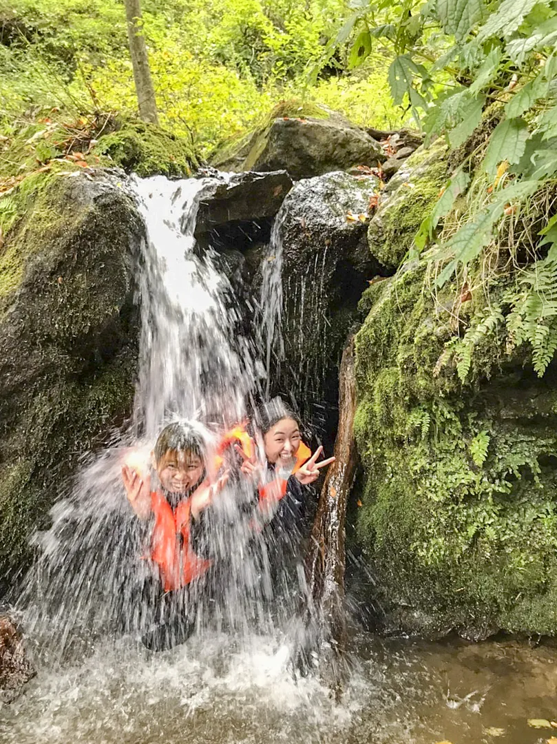 SUPでしか行けない滝でフォールシャワー！