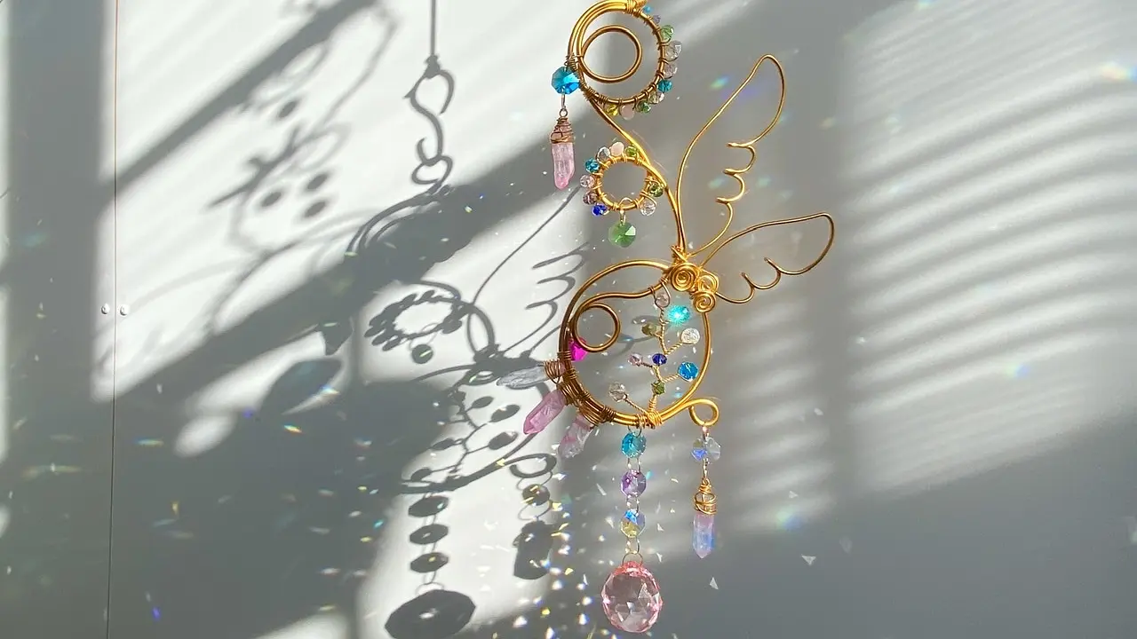 水晶柱とガラスのサンキャッチャー