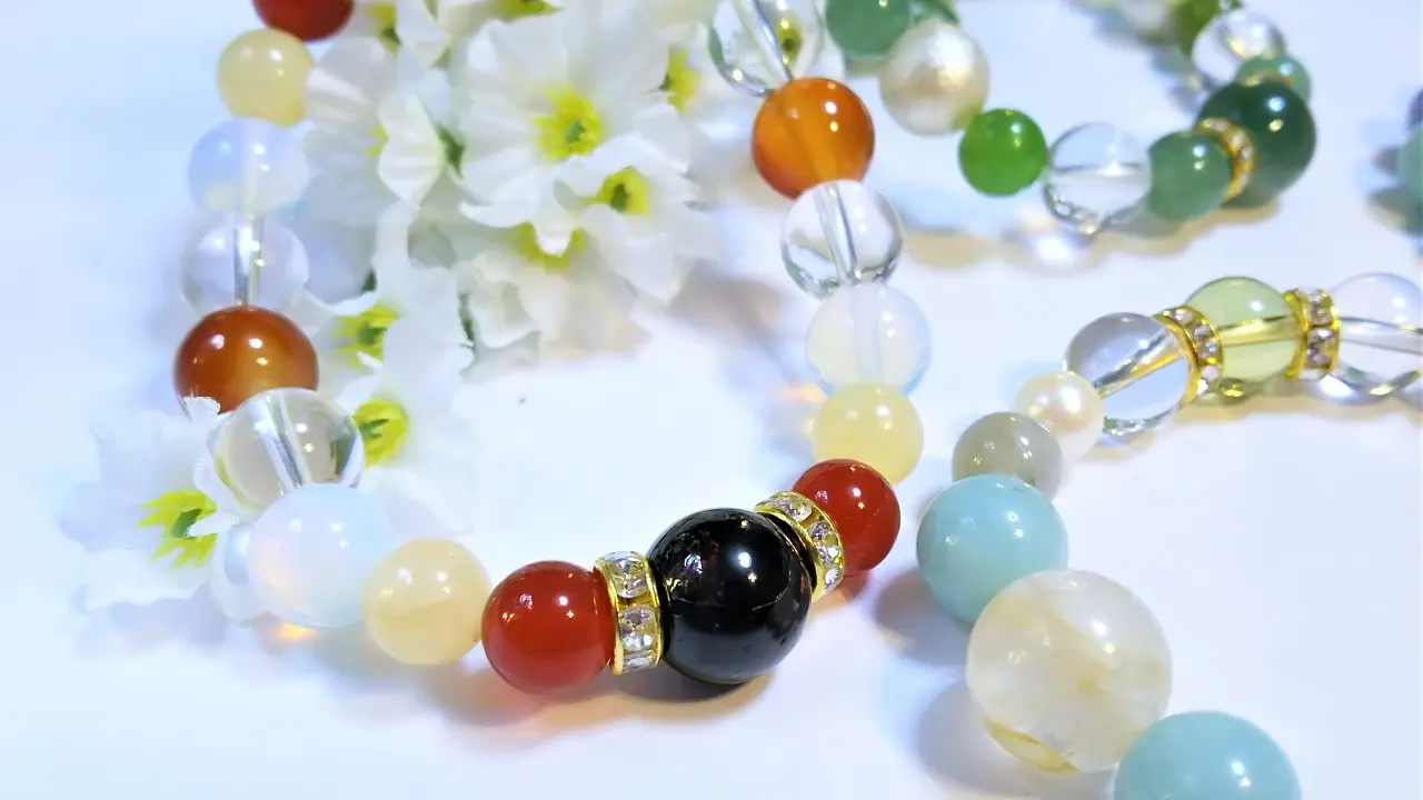 好きなストーンで自分だけのブレスレットを作る体験