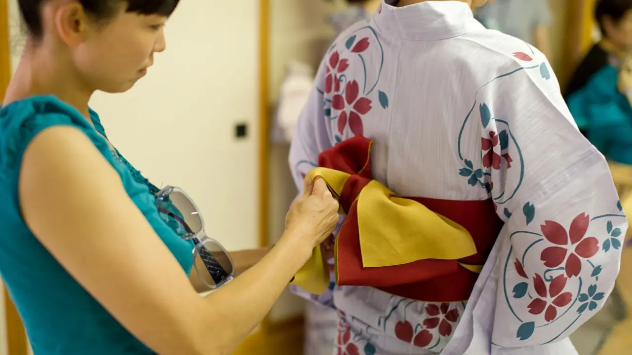 【かみのやま温泉】ゆかたでまち歩き体験