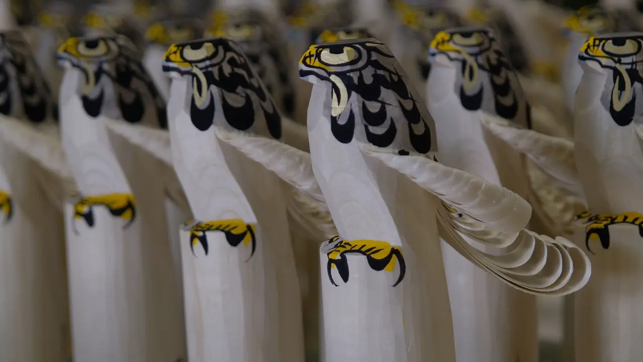 新年を一新　～笹野一刀彫の絵付け体験～