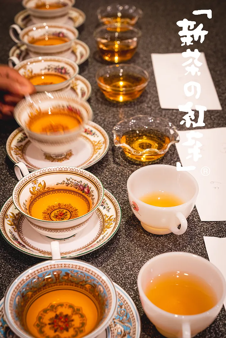  比较不同的茶叶有助于你发现自己的喜好，并欣赏香气和味道上的差异。