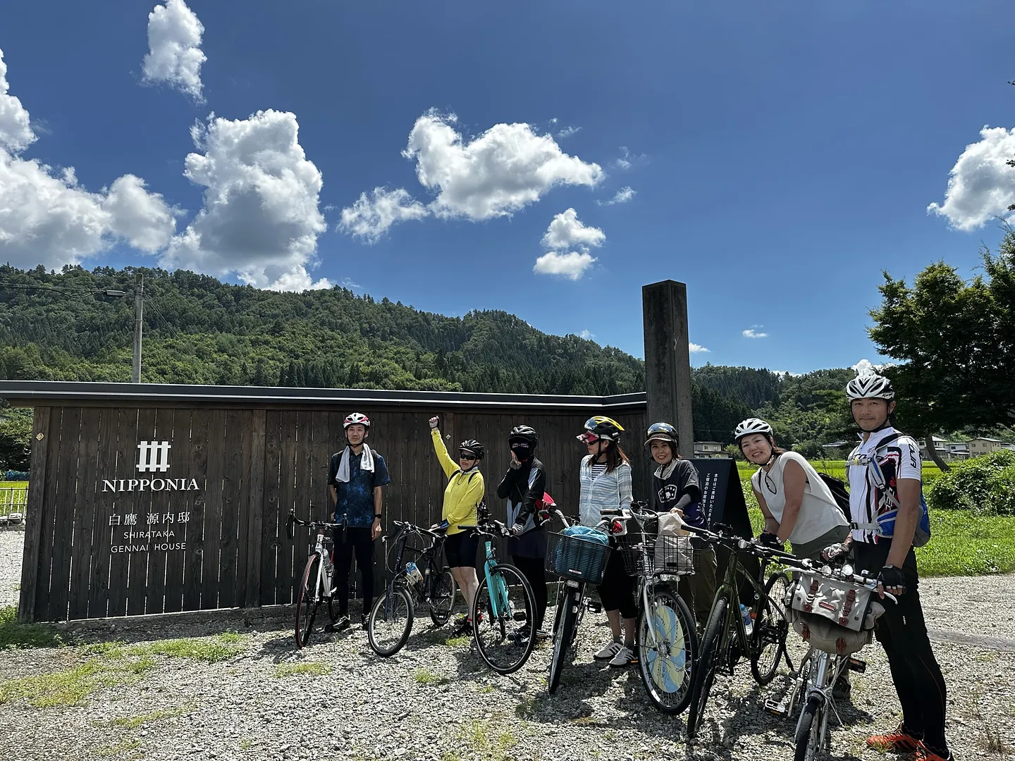 ポタリングは「自転車版のお散歩」。ガイドのおすすめスポットに立ち寄りながらのんびり巡ります。