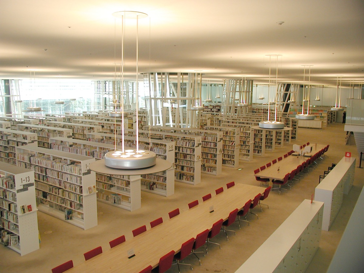 3階：図書館の様子